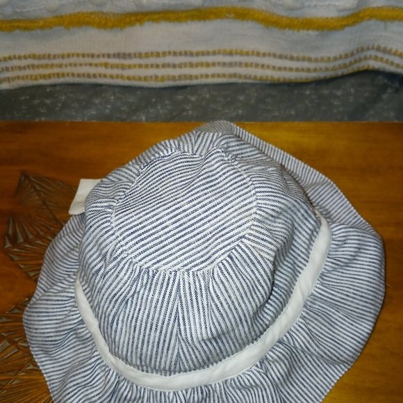 Janie and Jack Newborn (0-3 months) Blue/ White hat - Picture 3 of 6